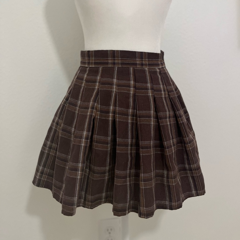 Plaid Pleated Skirt - Picture 3 of 6